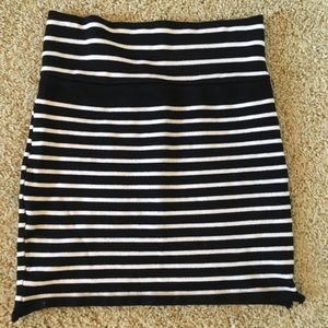 🖤 Knitted Black & White Mini Skirt 🖤